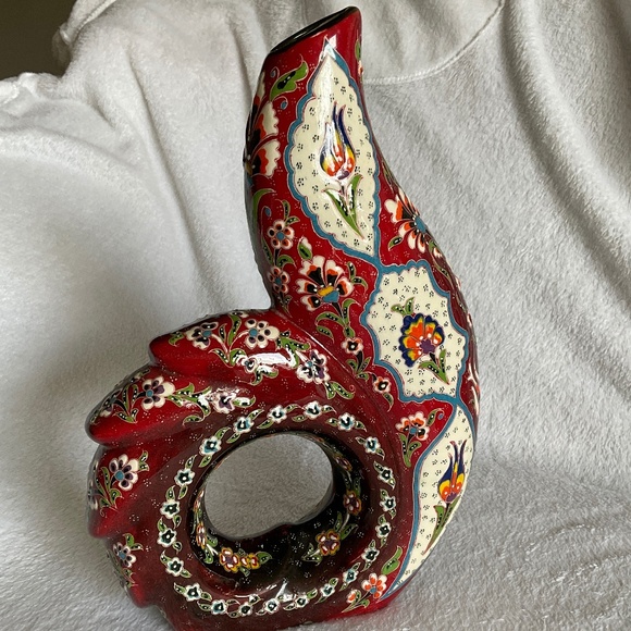 Red and White Ceramic Art Masterpiece - Picture 5 of 7